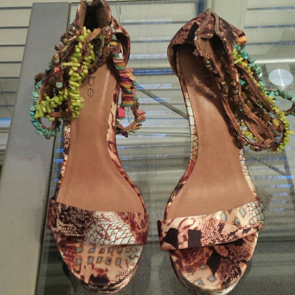 High heel sandals